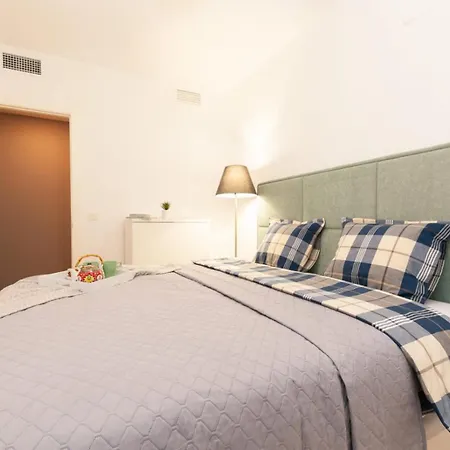 Center Parking アパート *