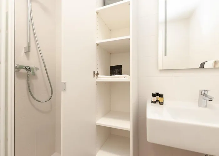 Apartment Center Parking